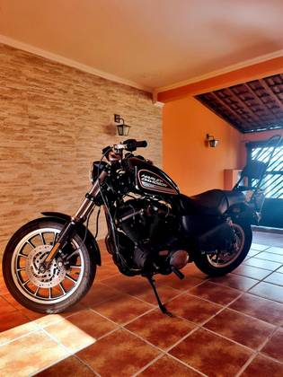 HARLEY-DAVIDSON SPORTSTER XL 883 R HARLEY-DAVIDSON SPORTSTER XL 883 R